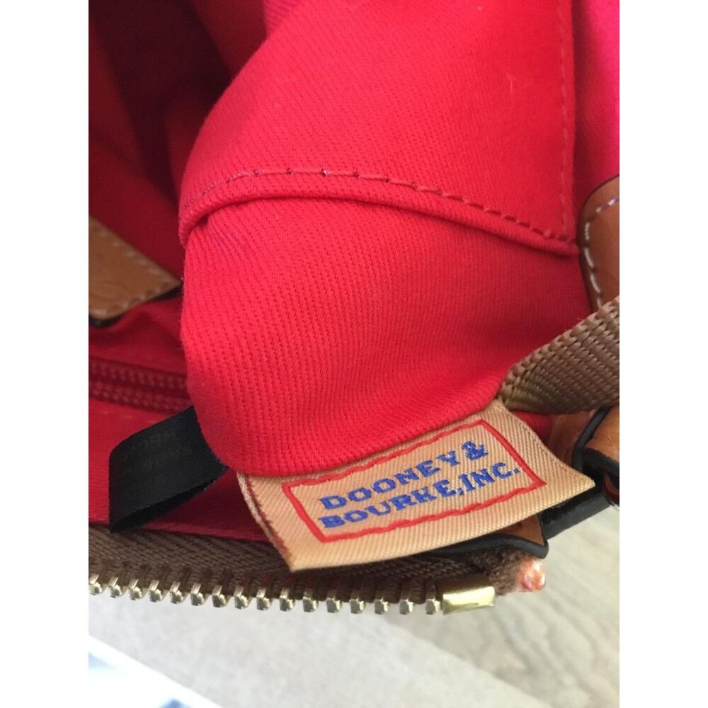 Dooney & Bourke Crossbody Bag in Rainbow Chevron Pattern w/Dustbag - Picture 9 of 10